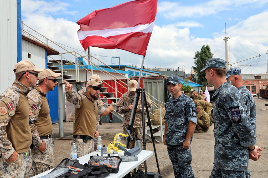 Servicemen are pictured during the Diving Media Day during the Exercise Sea Breeze 2021, Odesa, Ukraine. (Photo: Nina Liashonok via Getty Images) Servicemen are pictured during the Diving Media Day during the Exercise Sea Breeze 2021, Odesa, Ukraine. (Photo: Nina Liashonok via Getty Images)