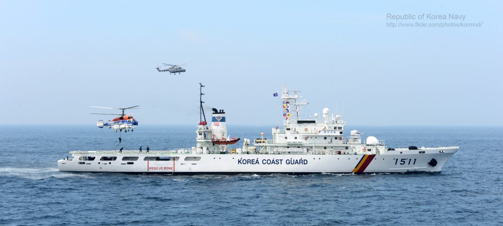 Ka-32 is seen landing at the South Korean coast guard vessel in 2013. (Source: Republic of Korea Ministry of Defense) Ka-32 is seen landing at the South Korean coast guard vessel in 2013.