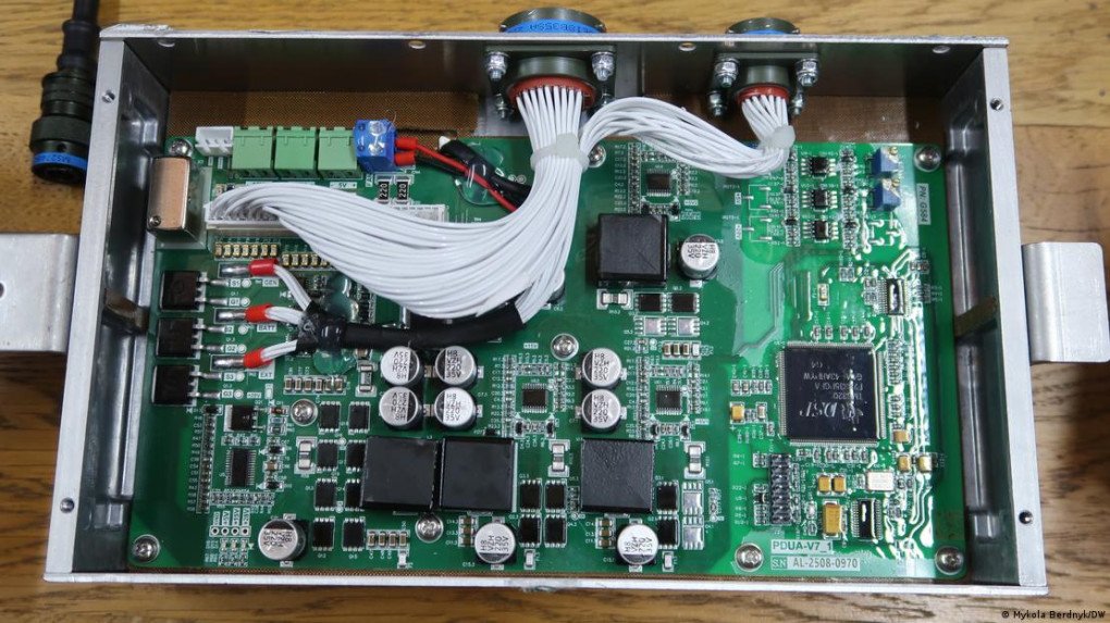 German-made transistors from a Russian UAV control system displayed by a Ukrainian military intelligence officer to Deutsche Welle. (Source: Mykola Berdnyk/DW) German-made transistors from a Russian UAV control system displayed by a Ukrainian military intelligence officer to Deutsche Welle. (Source: Mykola Berdnyk/DW)