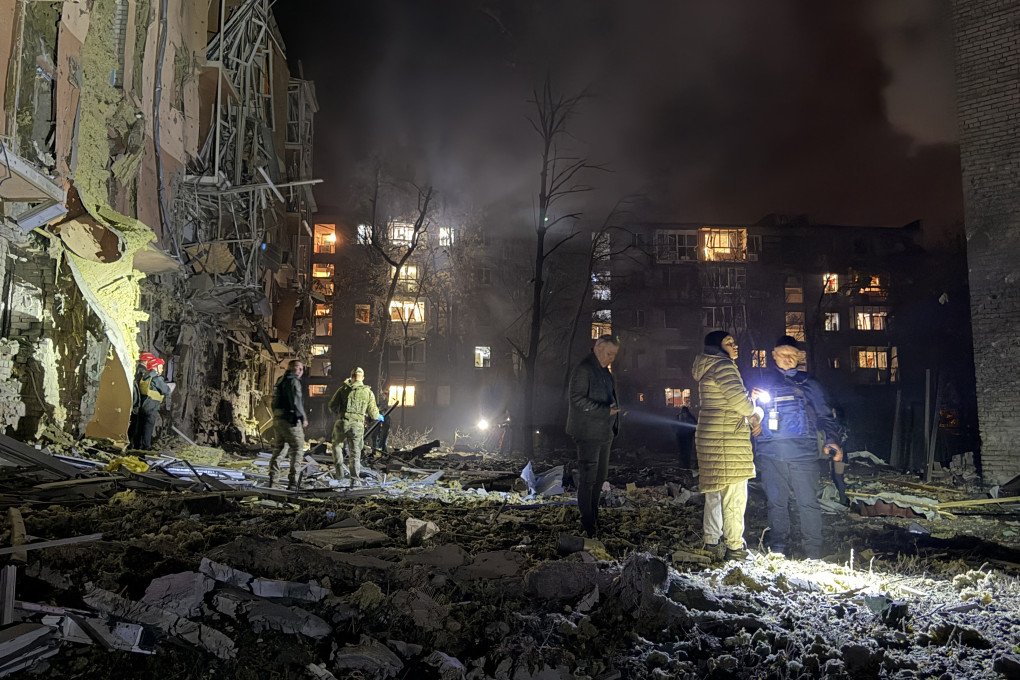 Local residents react as they stand among rubbles of residential buildings damaged following a Russian missile attack in Zaporizhzhia, on October 17, 2026, amid the Russian invasion of Ukraine. (Photo: Daria Nazarova via Getty Images)