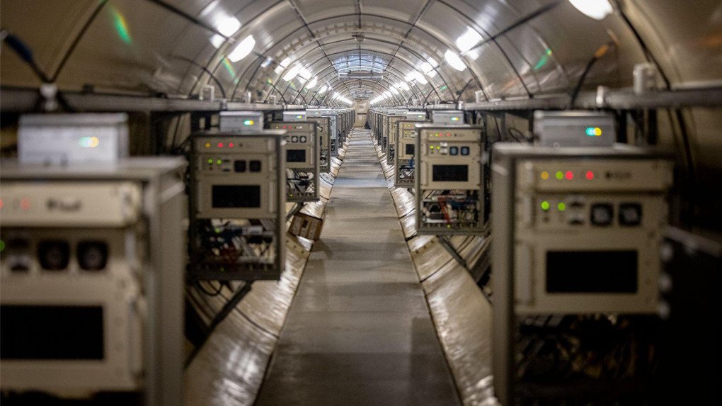 Nostradamus radar site with 12 hectares of antennas arranged in three 140-meter branches. (Source: French MoD)