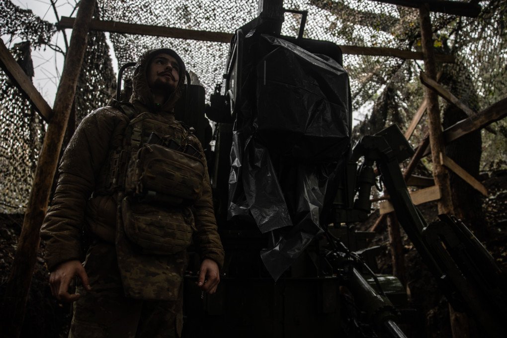 Сrew members of the 2S22 Bohdana self-propelled howitzer in artillery firing position on October 9, 2025 in Donetsk Oblast, Ukraine. Photo: by Roman Chop/Global Images Ukraine via Getty Images