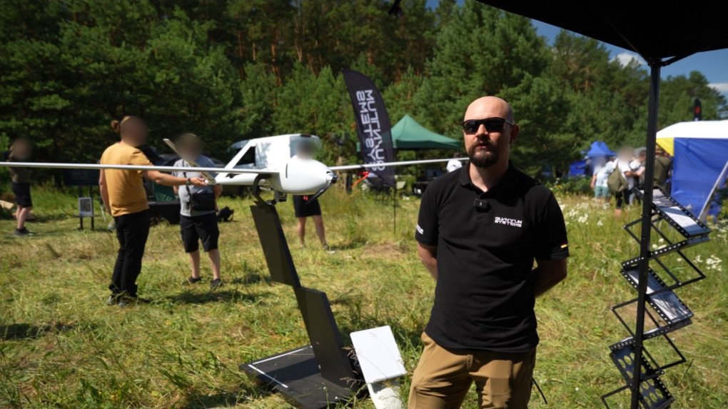 Alex, a representative at Quantum Systems and the Vector UAV. Photo: Mykyta Shandyba/UNITED24 Media Alex, a representative at Quantum Systems and the Vector UAV. Photo: Mykyta Shandyba/UNITED24 Media