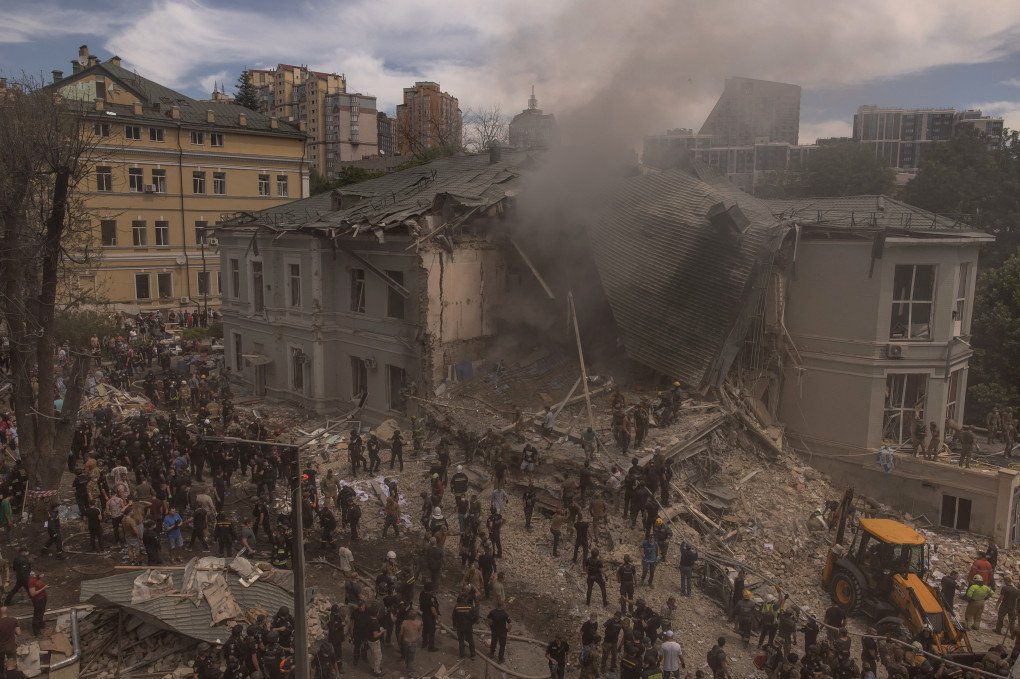 Emergency and rescue personnel along with medics and others clear the rubble of the destroyed building of Ohmatdyt Children's Hospital following a Russian missile attack in the Ukrainian capital of Kyiv on July 8, 2024. (Source: Getty Images) Emergency and rescue personnel along with medics and others clear the rubble of the destroyed building of Ohmatdyt Children's Hospital following a Russian missile attack in the Ukrainian capital of Kyiv on July 8, 2024. (Source: Getty Images)