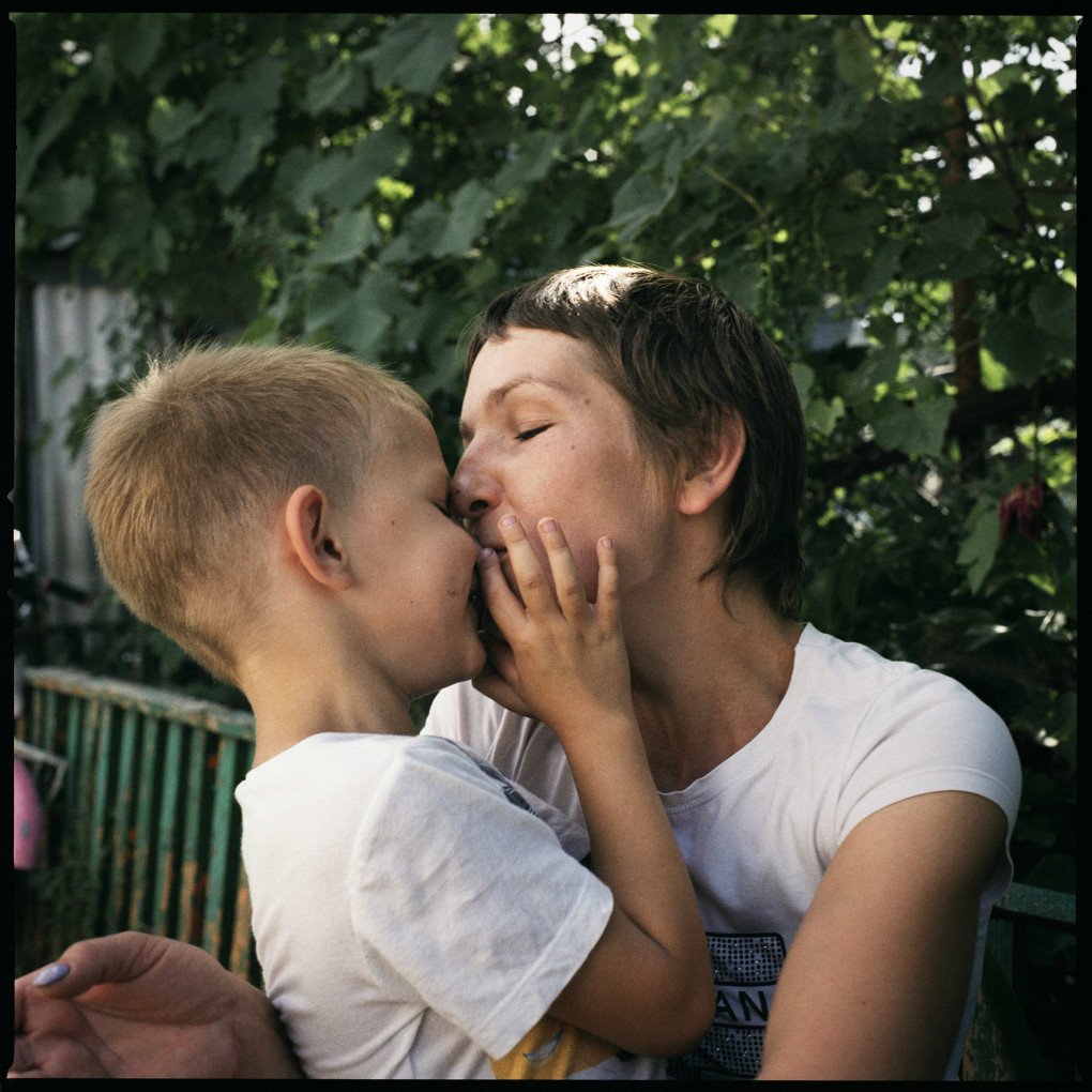Olha Hrynyk and her son Kyrylo, in the Poltava region, where the family fled to escape the war, 2022. From the series 5K from the Frontline. (Image: Anastasia Taylor-Lind) Olha Hrynyk and her son Kyrylo, in the Poltava region, where the family fled to escape the war, 2022. From the series 5K from the Frontline. (Image: Anastasia Taylor-Lind)