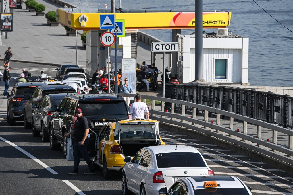 Motorists form a queue as they wait to refuel their cars at a Rosneft gas station in Moscow on July 3, 2026. (Photo by Igor Ivanko via Getty Images) Motorists form a queue as they wait to refuel their cars at a Rosneft gas station in Moscow on July 3, 2026. (Photo by Igor Ivanko via Getty Images)