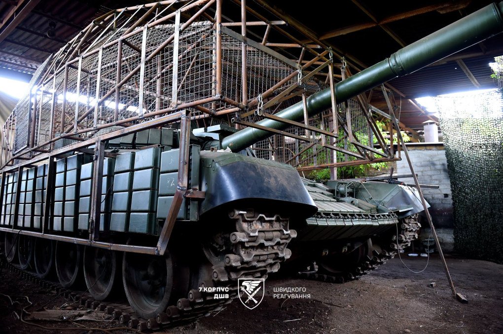 Captured Russian T-72 tank during modernization, July 2026. (Source: 7th Rapid Response Corps of the Air Assault Forces) Captured Russian T-72 tank during modernization, July 2026.