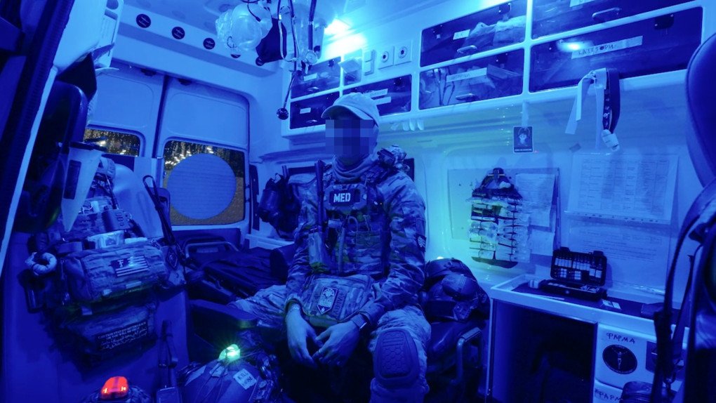THAI, a 19-year-old volunteer paramedic with Kyiv’s Medical Crew 13. (Photo: Nikita Lisovyi / UNITED24 Media)