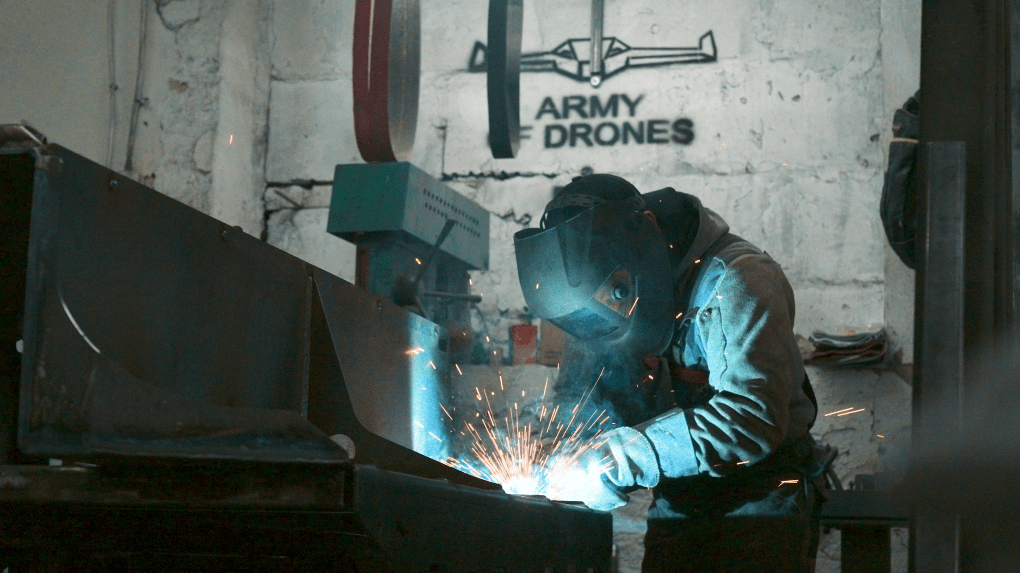 One of the main professions at RoverTech is welding. (Photo: Mykola Hrinenko / UNITED24 Media)