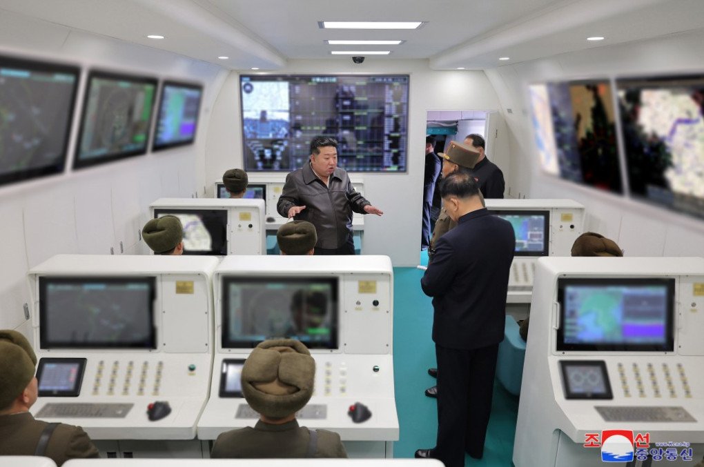 Kim Jung Un inspects the insides of the first North Korean AEW&C plane, on March 27, 2025. (Source: KCNA) Kim Jung Un inspects the insides of the first North Korean AEW&C plane, on March 27, 2025. (Source: KCNA)