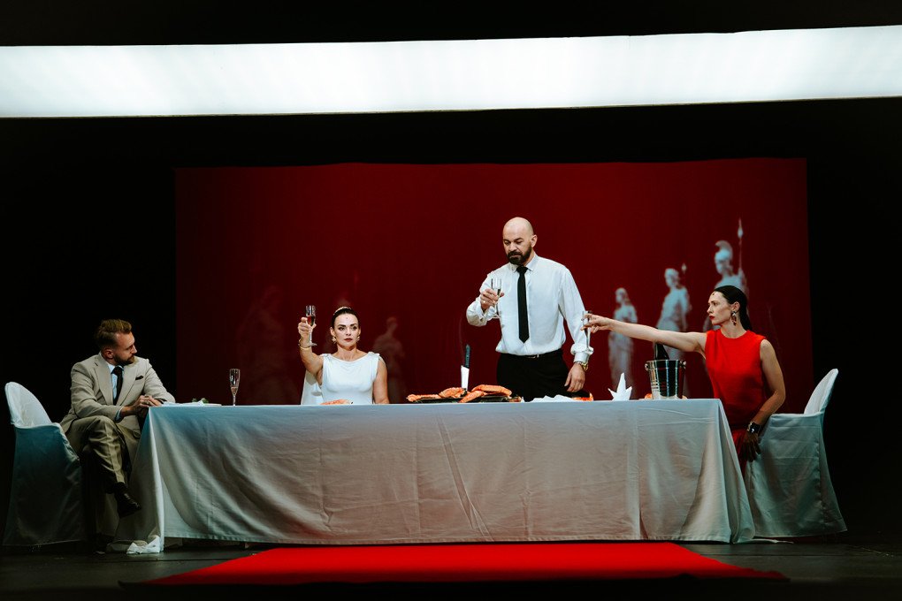 Rather than treating myth as something distant, the play uses it as a lens through which to look at the present. (Photo: Kateryna Tunyk/Lesia Ukrainka National Academic Drama Theater) Rather than treating myth as something distant, the play uses it as a lens through which to look at the present. (Photo: Kateryna Tunyk/Lesia Ukrainka National Academic Drama Theater)