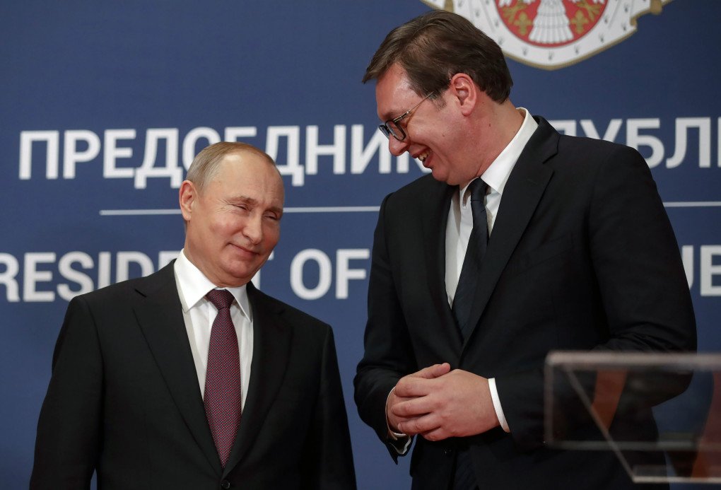 Aleksandar Vucic, former Serbian president (R), and Vladimir Putin, Russia's leader, speak following a news conference in Belgrade, Serbia, on Thursday, Jan. 17, 2019. (Photo: Oliver Bunic via Getty Images)