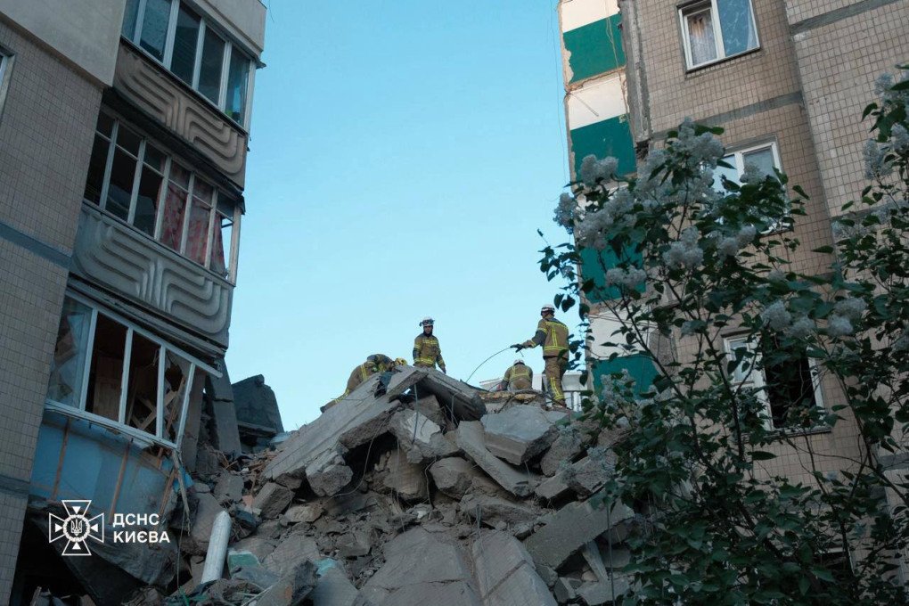 El resultado del ataque ruso sobre Kyiv, Ucrania, el 14 de mayo de 2026. (Foto: Servicio Estatal de Emergencias)
