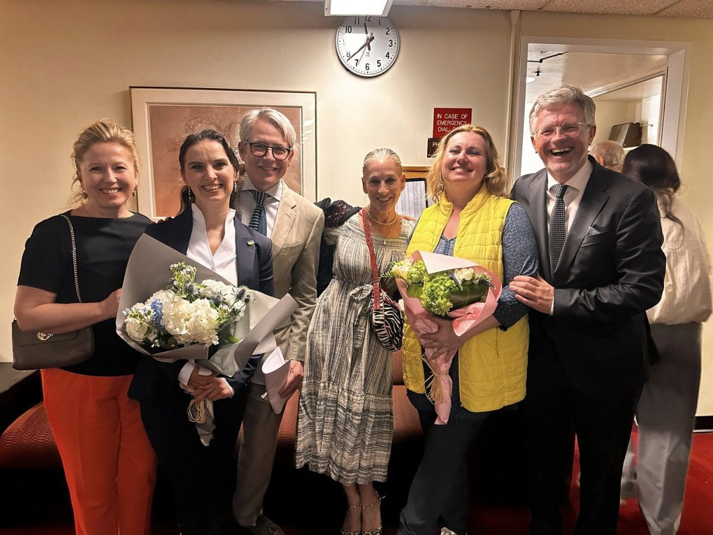 American actress Sarah Jessica Parker and her husband Matthew Broderick backstage after “Turandot” performance at the Metropolitan Opera in New York on June 6, 2026. (Source: Svitlana Melnyk/Facebook)