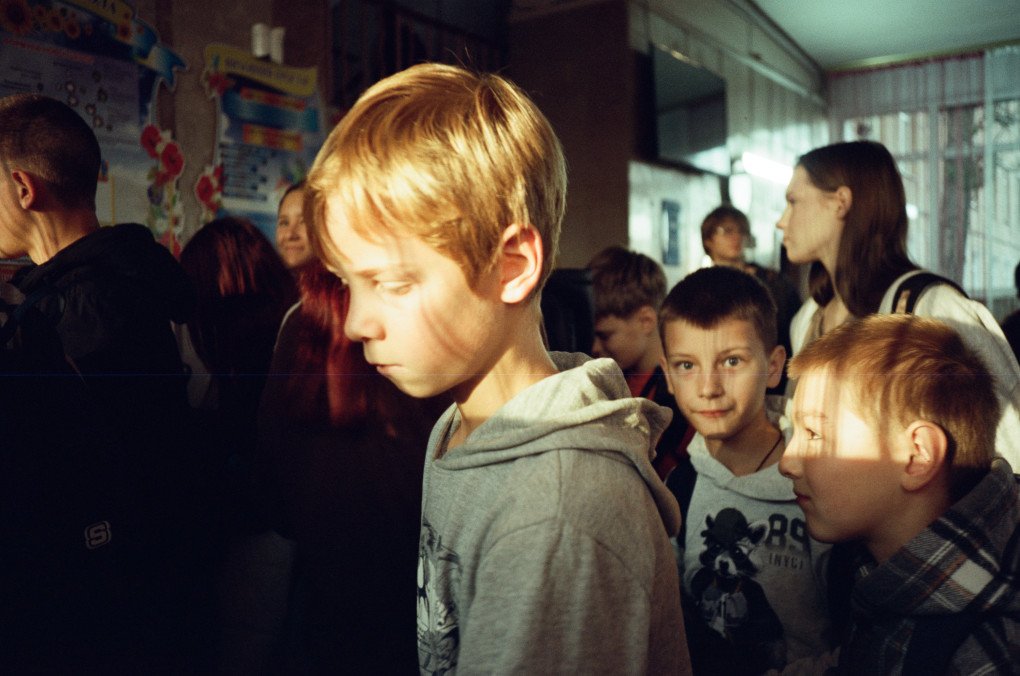 Students head to the shelter during an air raid alert. (Photo: Max Lysenko/UNITED24 Media) Students head to the shelter during an air raid alert. (Photo: Max Lysenko/UNITED24 Media)