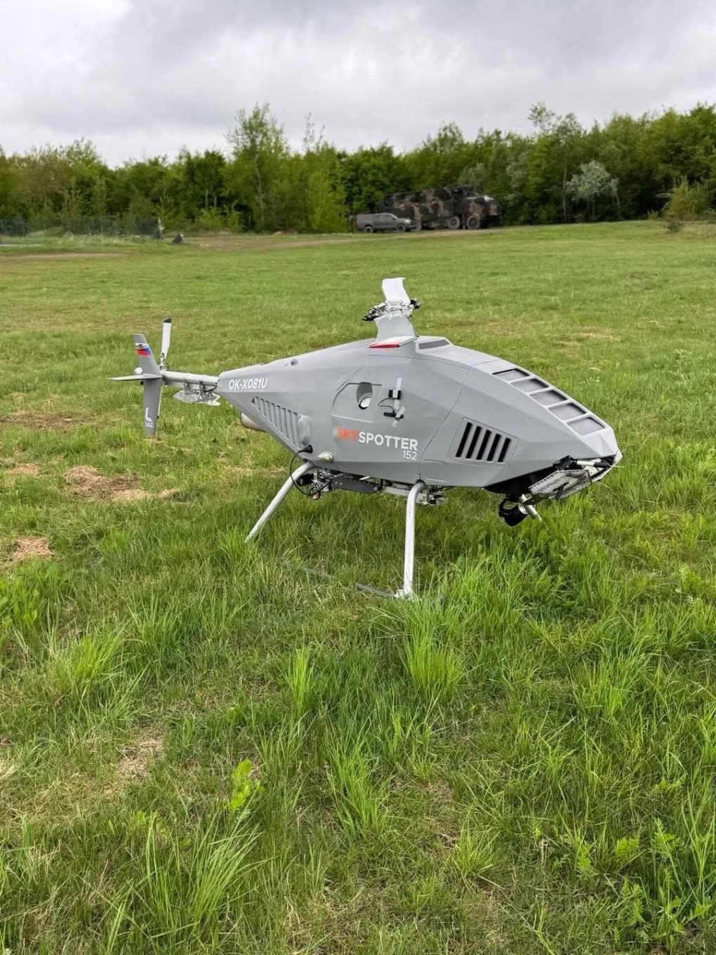 Drones probados por el ejército checo en abril de 2025. (Fuente: Fuerzas Armadas checas/Facebook)