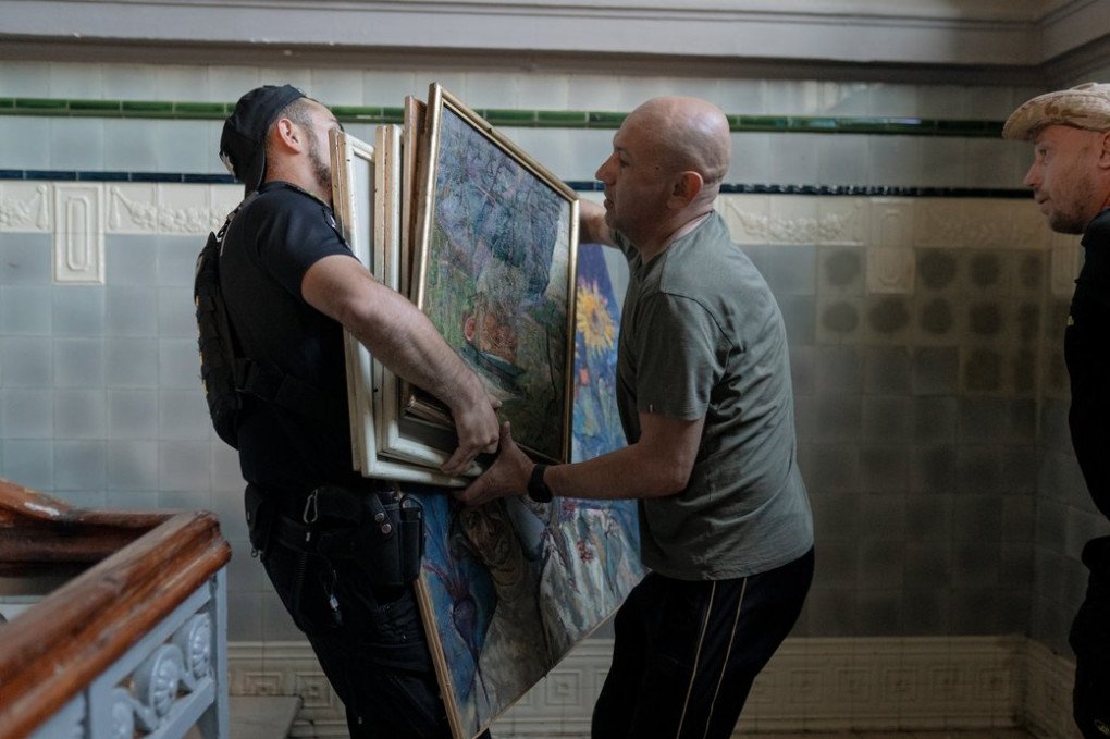 Rescue of paintings at the Kharkiv Art Museum from a fire following Russian strike on June 14, 2026. (Suspilne Kharkiv) Rescue of paintings at the Kharkiv Art Museum from a fire following Russian strike on June 14, 2026. (Suspilne Kharkiv)