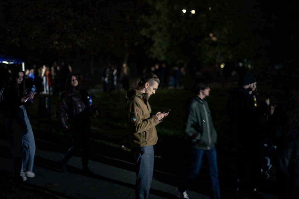 Vadym Adamov, de 21 años, cineasta convertido en soldado, entre estudiantes de la Universidad Politécnica de Kyiv, Ucrania (Foto: Louis Beaudemont/UNITED24 Media) Vadym Adamov, de 21 años, cineasta convertido en soldado, entre estudiantes de la Universidad Politécnica de Kyiv, Ucrania (Foto: Louis Beaudemont/UNITED24 Media)