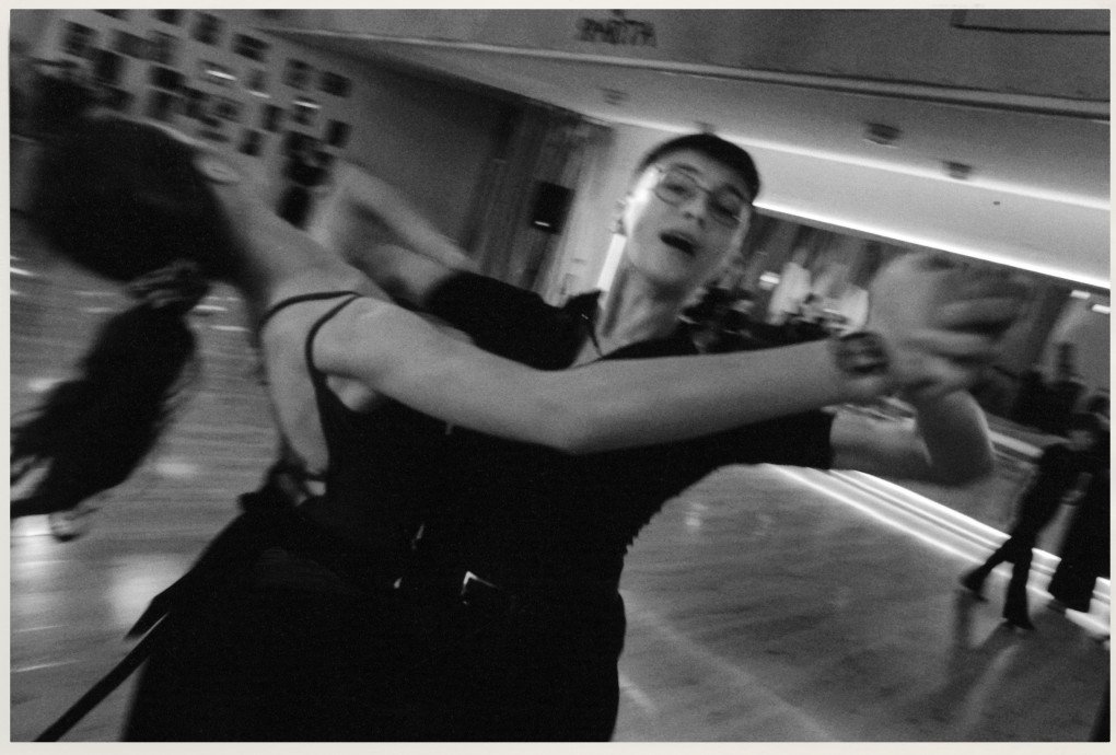 Ukrainian teenagers practicing at the Dim Proektiv dance center. Kharkiv, Ukraine. 