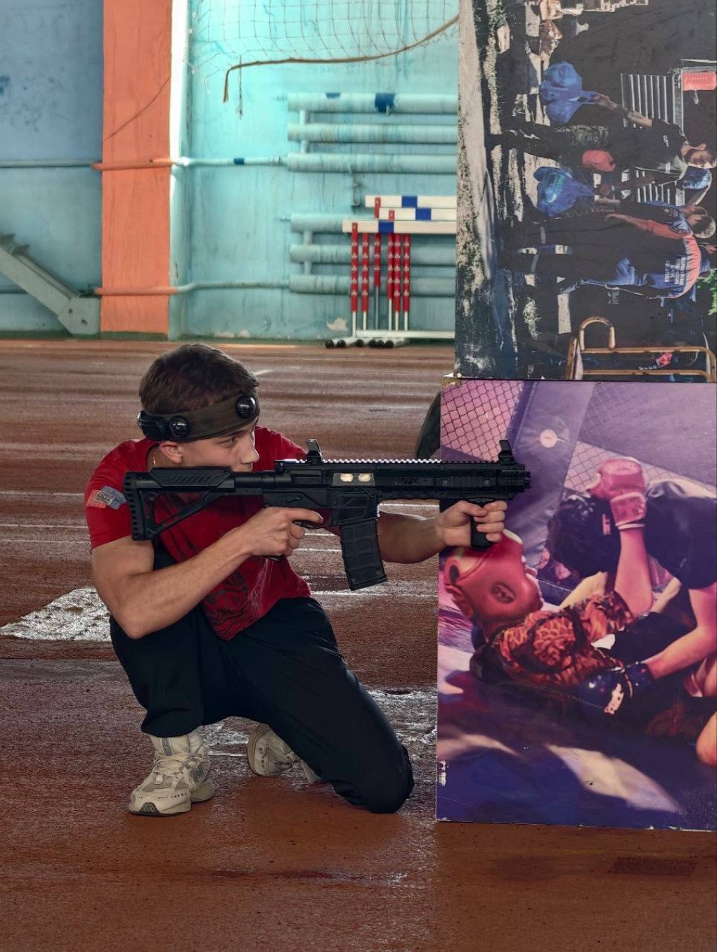 A group of students in Mariupol takes part in tactical exercises, aimed at preparing them for combat situations. (Source: Mariupol City Council)
