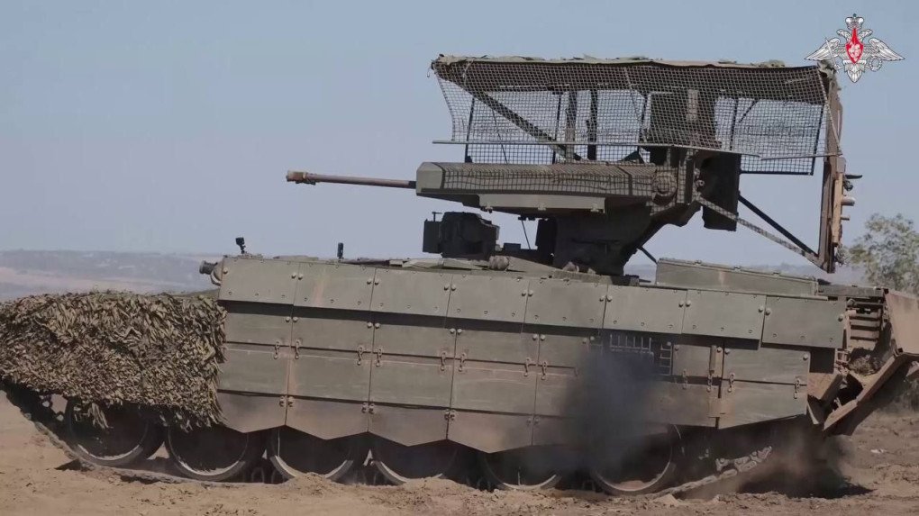 A Russian Terminator BMPT with additional armor against drone strikes. (Photo: open source) A Russian Terminator BMPT with additional armor against drone strikes. (Photo: open source)