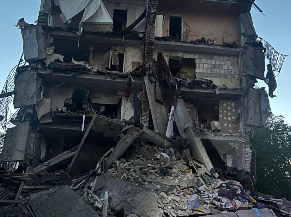 A residential building heavily damaged by a Russian FAB-500 aerial bomb strike in Sloviansk, Donetsk region, on August 31, 2026. (Source: Donetsk Regional Prosecutor’s Office)