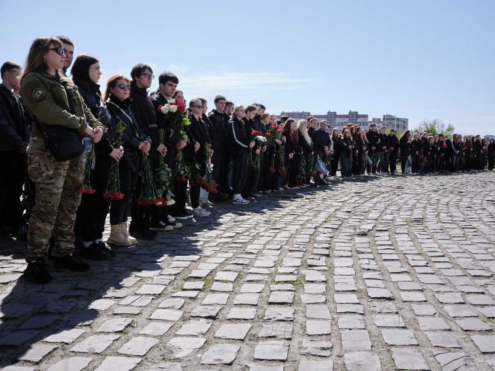 Hundreds gather in front of the Kyiv Crematorium to mourn three members of the Khudia family on April 28, 2025. (Photo: Joshua Olley) Hundreds gather in front of the Kyiv Crematorium to mourn three members of the Khudia family on April 28, 2025. (Photo: Joshua Olley)