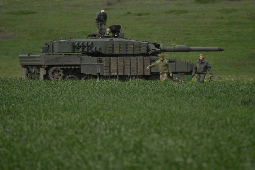 Members of a tank crew of the Ukrainian 33rd Separate Mechanized Brigade take part in a field training exercise with a Leopard 2A4 tank at an undisclosed location in Ukraine, on April 30, 2025. (Source: Getty Images) Members of a tank crew of the Ukrainian 33rd Separate Mechanized Brigade take part in a field training exercise with a Leopard 2A4 tank at an undisclosed location in Ukraine, on April 30, 2025. (Source: Getty Images)
