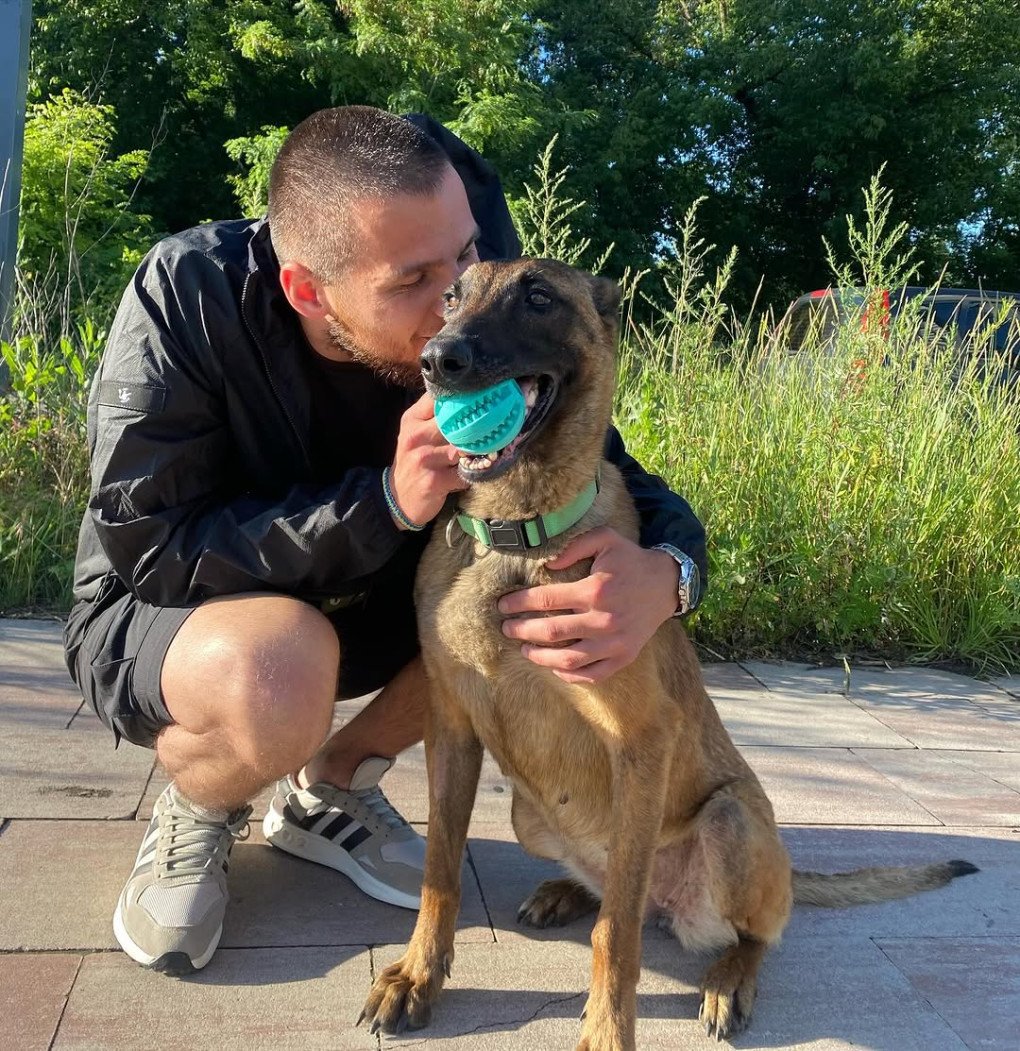 Ukrainian border guard Denys has reunited with his service dog Zhili after spending three years in Russian captivity. (Source: Instagram/vratarova) Ukrainian border guard Denys has reunited with his service dog Zhili after spending three years in Russian captivity. (Source: Instagram/vratarova)