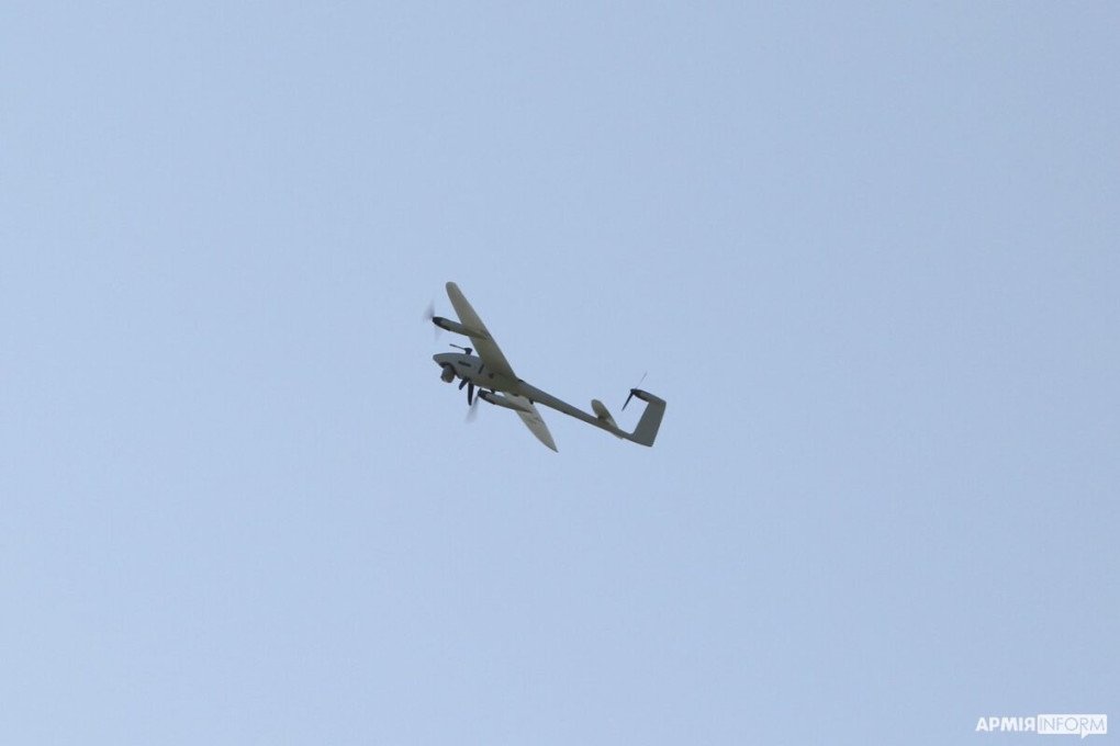 Un dron de reconocimiento Vector durante un ejercicio de las Fuerzas Armadas de Ucrania. (Fuente: ArmyInform)