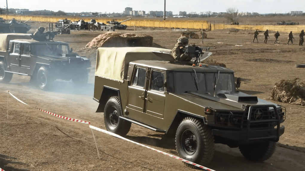 Transnistrian troops during military drills, riding a Transnistrian Humvee, dubbed Transvee. (Photo: open source)