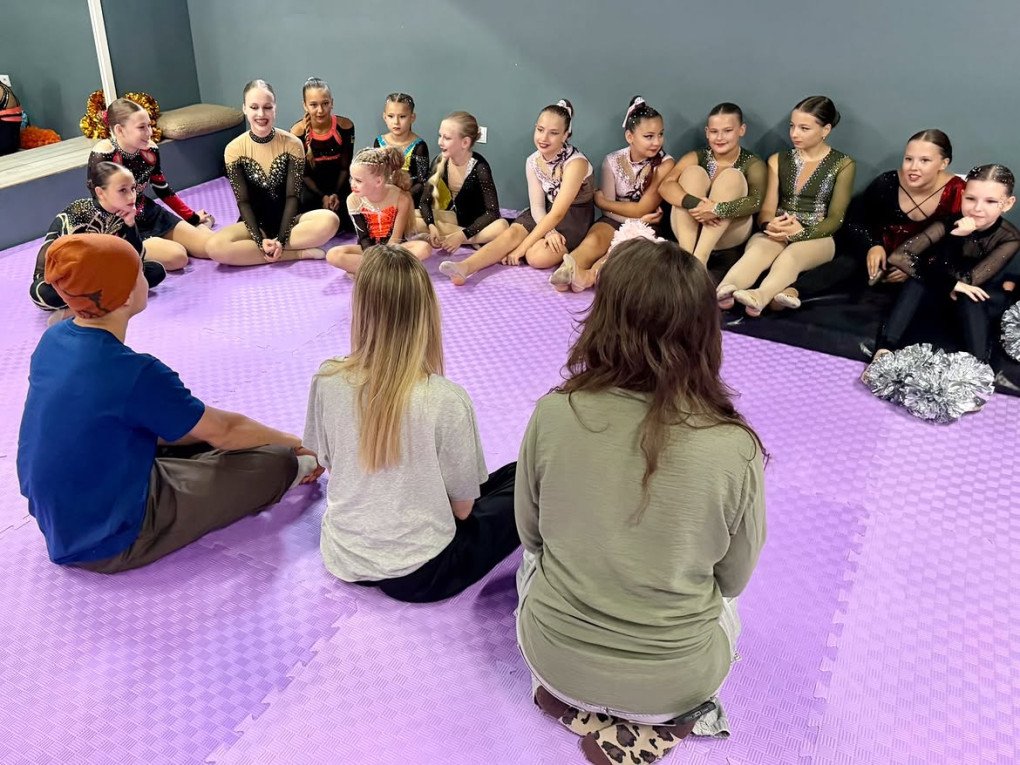 Young athletes from Caramel Studio gather in an underground training space in Kharkiv’s Northern Saltivka district. (Source: Angelina Jolie/Instagram) Young athletes from Caramel Studio gather in an underground training space in Kharkiv’s Northern Saltivka district. (Source: Angelina Jolie/Instagram)