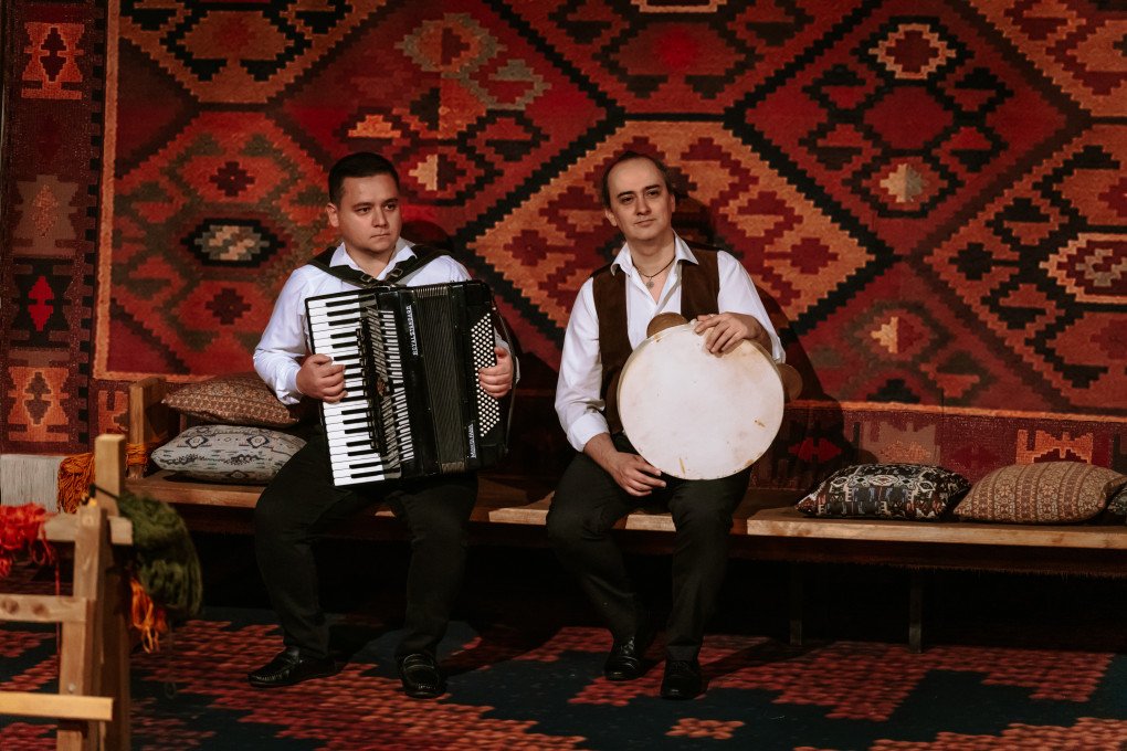 Actors perform in “There Is Land Beyond Perekop,” a stage adaptation of Anastasiia Levkova’s novel. (Source: Kateryna Tunik) Actors perform in “There Is Land Beyond Perekop,” a stage adaptation of Anastasiia Levkova’s novel. (Source: Kateryna Tunik)