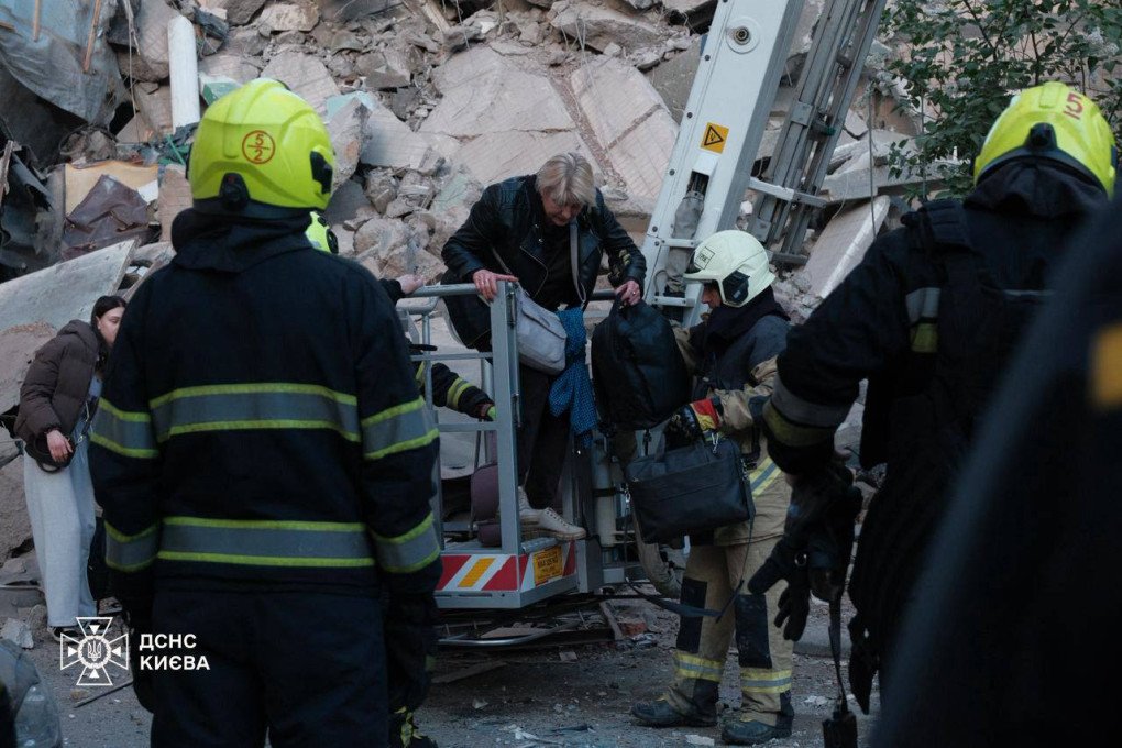 El resultado del ataque ruso sobre Kyiv, Ucrania, el 14 de mayo de 2026. (Foto: Servicio Estatal de Emergencias)