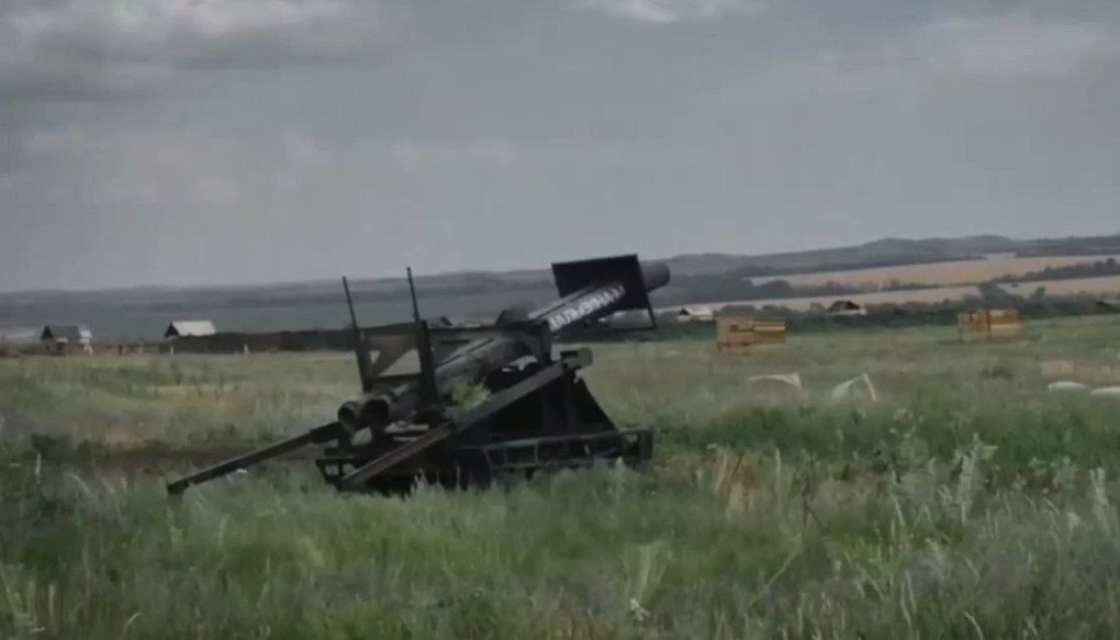 A Russian “Malvina-M” experimental 220-millimeter system with launch tubes from the TOS-1A “Solntsepyok” heavy flamethrower. (Source: mag_vodogray/Telegram)