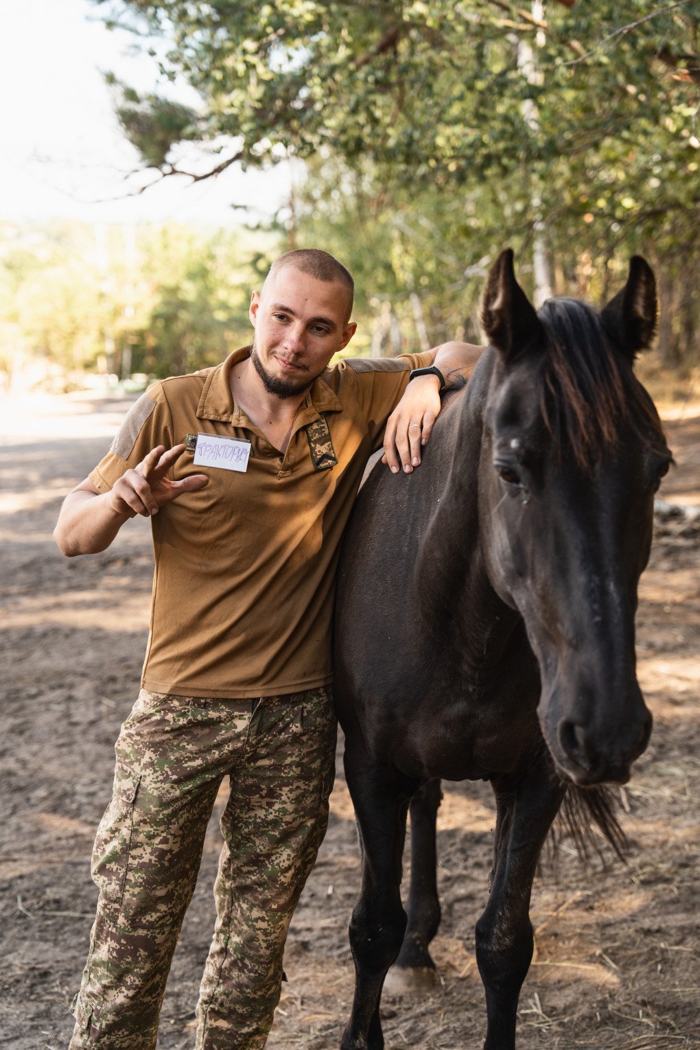 Rubizh Brigade defender Traktorist prepares to ride through the surrounding countryside on the final leg of the session. September 2026, Kyiv region. (Photo by Nika Lastvika/EquiReHab Ukraine) Rubizh Brigade defender Traktorist prepares to ride through the surrounding countryside on the final leg of the session. September 2026, Kyiv region. (Photo by Nika Lastvika/EquiReHab Ukraine)