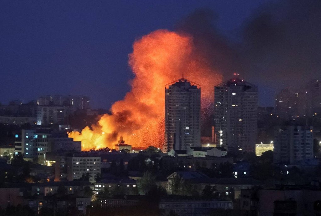 Kyiv during a Russian combined air strike on June 6, 2025. (Photo: open source) Kyiv during a Russian combined air strike on June 6, 2025. (Photo: open source)