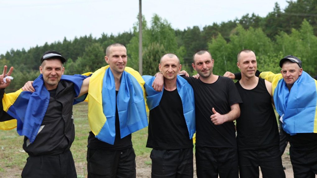 Freed Ukrainian servicemen after a prisoner swap between Ukraine and Russia on May 25, 2025. (Source: Volodymyr Zelenskyy) Freed Ukrainian servicemen after a prisoner swap between Ukraine and Russia on May 25, 2025. (Source: Volodymyr Zelenskyy)