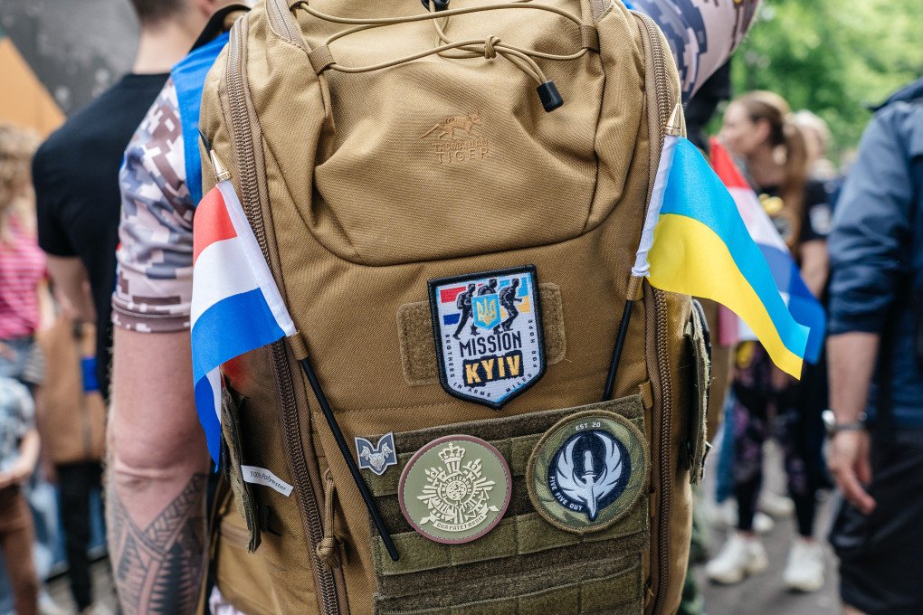 The 12kg backpack showing the Mission Kyiv badge. It symbolizes the burden carried by veterans. (photo: NL4UA) The 12kg backpack showing the Mission Kyiv badge. It symbolizes the burden carried by veterans. (photo: NL4UA)