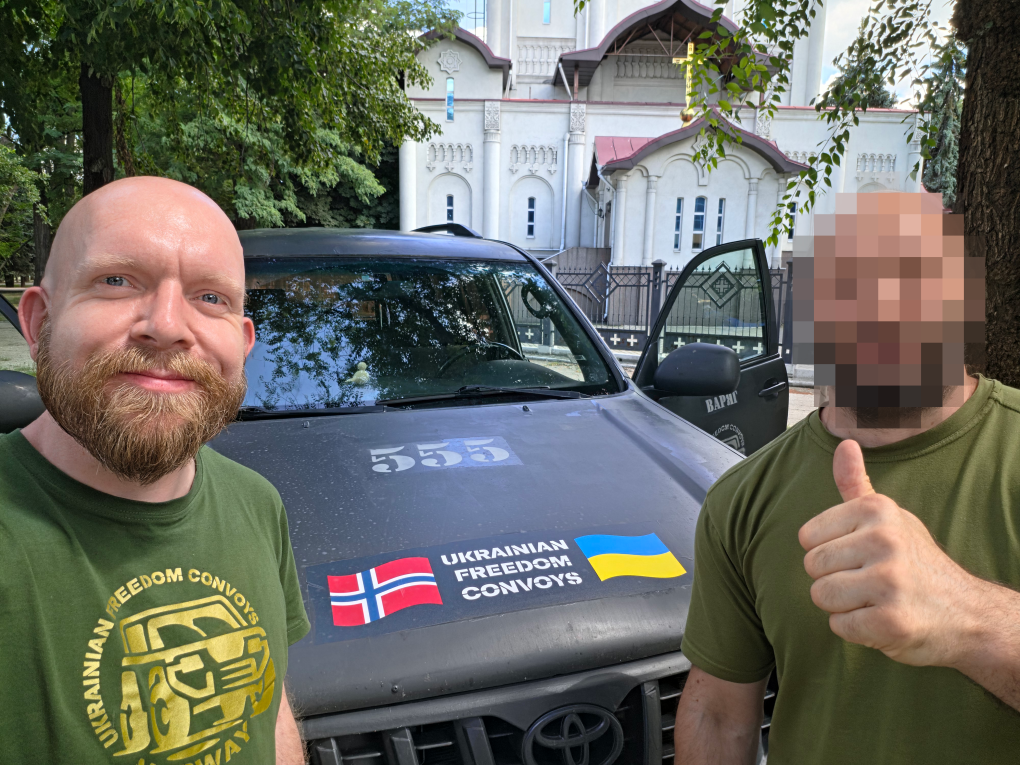 Lars Petter Solås, convoy leader, delivers Car #555, VARYAG, to the 118th Brigade for use on the Pokrovsk front. (Source: personal archive) Lars Petter Solås, convoy leader, delivers Car #555, VARYAG, to the 118th Brigade for use on the Pokrovsk front. (Source: personal archive)