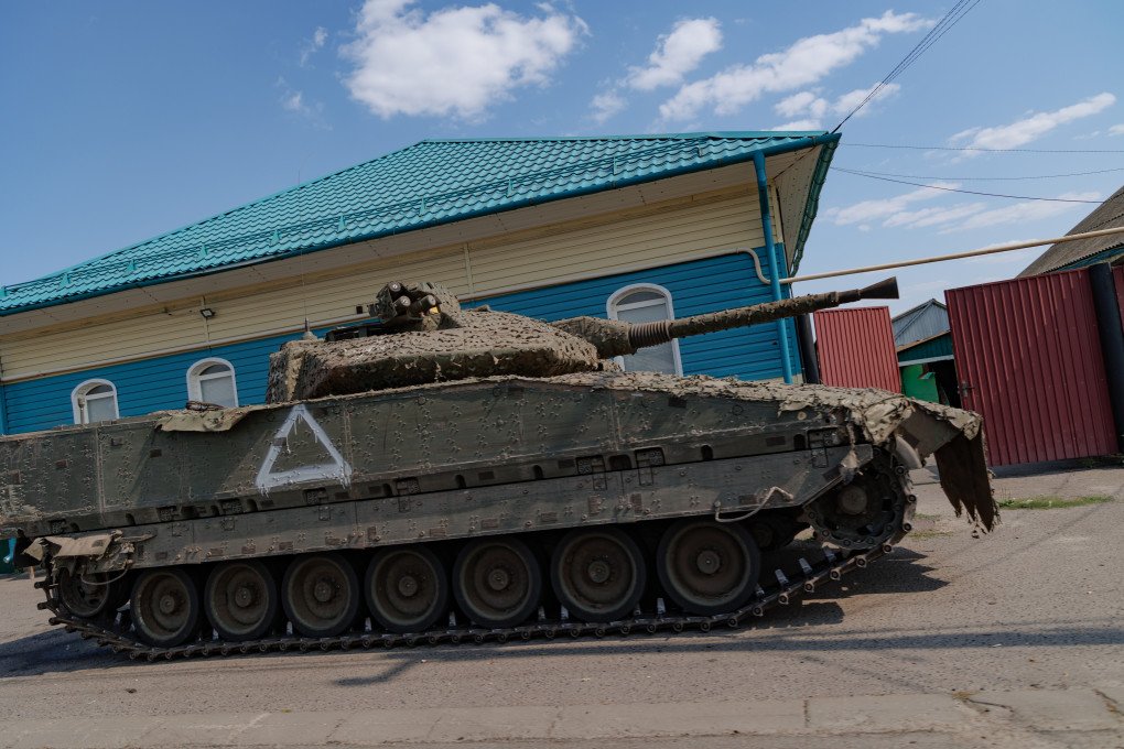 CV90 drives down the street on August 27, 2024, in Kursk region, Russia. (Source: Getty Images) CV90 drives down the street on August 27, 2024, in Kursk region, Russia. (Source: Getty Images)