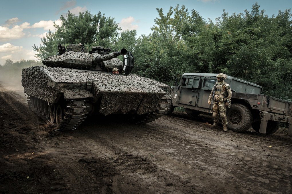 Swedish CV90 infantry fighting vehicle drives a dirt road past a Ukrainian military on July 2, 2023, in Nevske, Luhansk region, Ukraine. (Source: Getty Images) Swedish CV90 infantry fighting vehicle drives a dirt road past a Ukrainian military on July 2, 2023, in Nevske, Luhansk region, Ukraine. (Source: Getty Images)