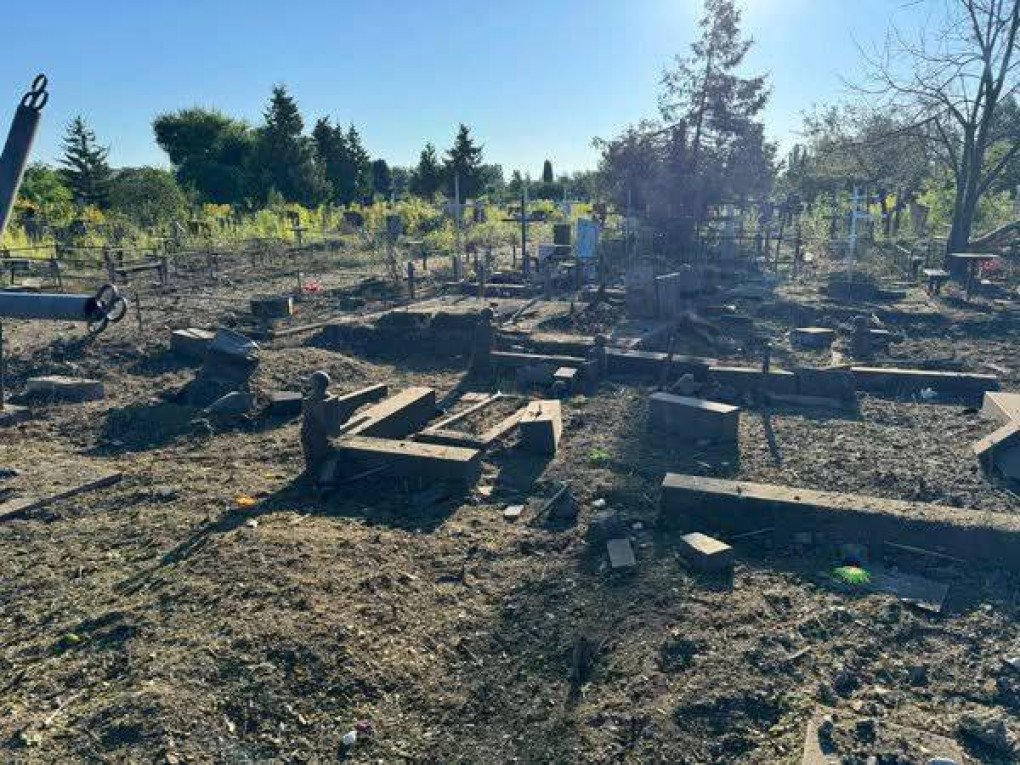Aftermath of a Russian strike on a cemetery in Cherkasy region, July 24, 2025. (Source: Anatolii Bondarenko)