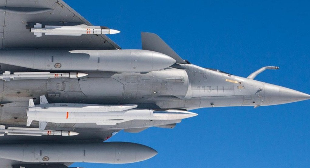 French Dassault Rafale fighter jet armed with ASMP-A nuclear missile.