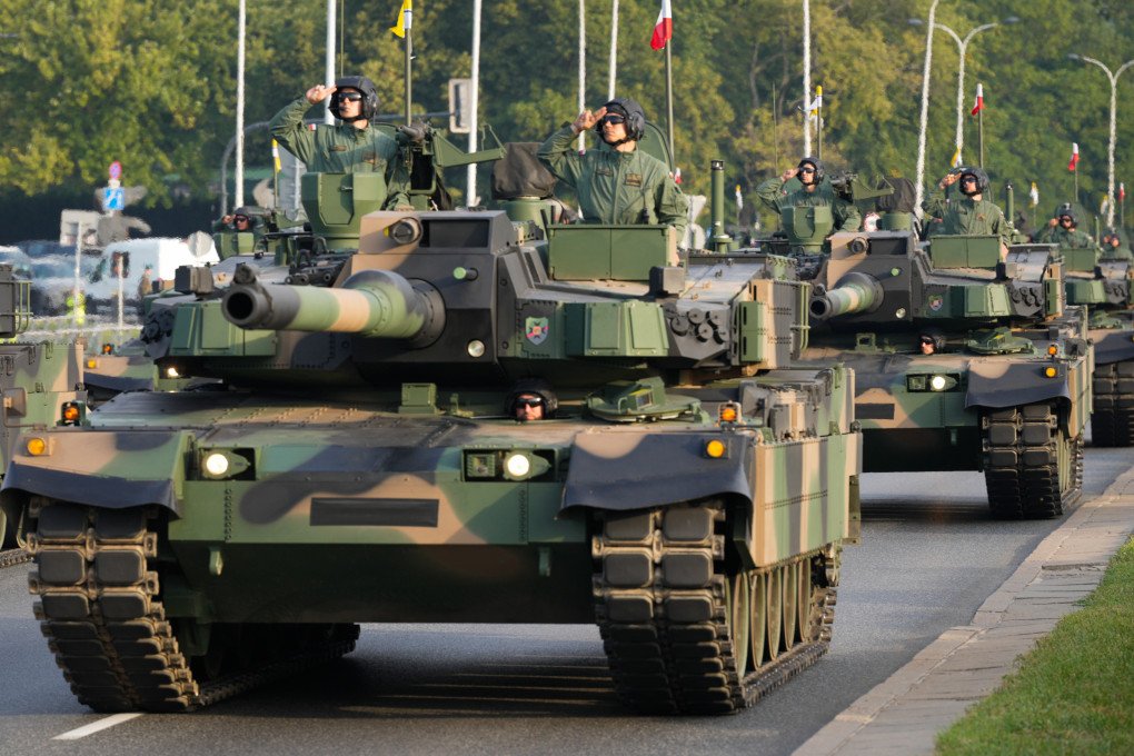 Se ven tanques K2 a primera hora de la mañana en Varsovia, Polonia, el 10 de agosto de 2025. (Fuente: Getty Images)