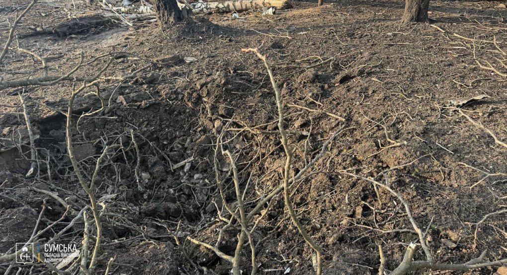 A crater left by a Russian guided bomb strike in the Bilopillia community, Sumy region, January 15, 2026. (Photo: Sumy Regional Military Administration)