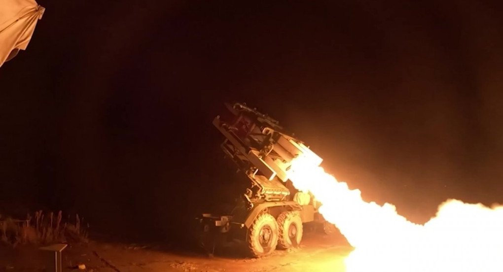 lanzador terrestre R-77 plataforma BM-21 Grad sistema experimental Rusia