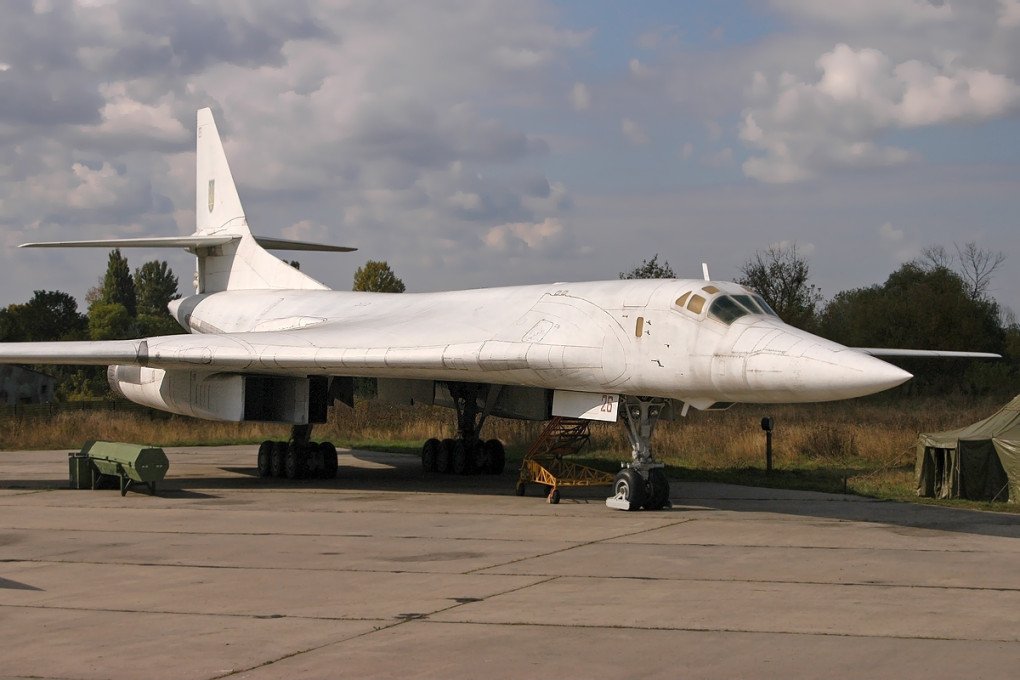 Ukrainian Tu-160 on display at the Poltava Museum of Long-Range and Strategic Aviation. (Source: Wikimedia)