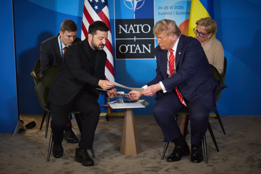 Ukrainian President Volodymyr Zelenskyy presents evidence that Russian forces have handed over the bodies of their own citizens disguised as fallen Ukrainian soldiers, along with battlefield maps showing the actual situation, which reveal that Russia’s claimed “gains” are heavily exaggerated by its propaganda in The Hague on June 25, 2025. Photo: Office of the President of Ukraine Ukrainian President Volodymyr Zelenskyy presents evidence that Russian forces have handed over the bodies of their own citizens disguised as fallen Ukrainian soldiers, along with battlefield maps showing the actual situation, which reveal that Russia’s claimed “gains” are heavily exaggerated by its propaganda in The Hague on June 25, 2025. Photo: Office of the President of Ukraine