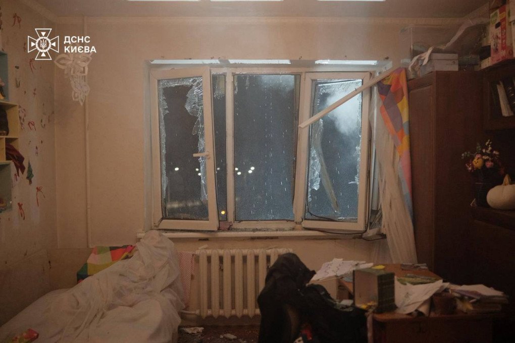 A flat in Kyiv after a Russian airstrike on November 14, 2025. (Source: SES)